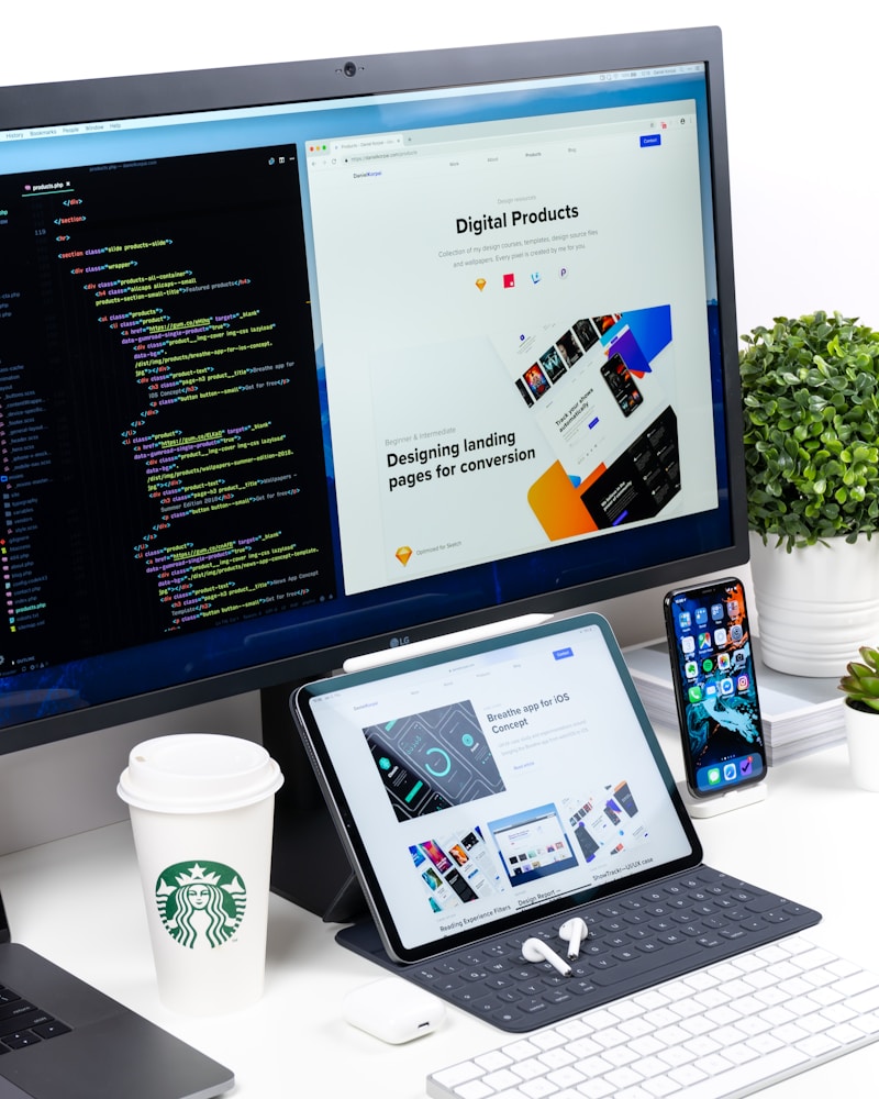 Diseño web profesional - monitor, tablet y celular mostrando paginas web